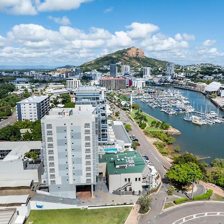 Oaks Townsville Metropole Hotel Екстер'єр фото