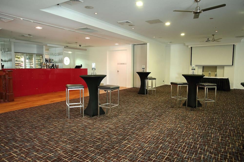 Oaks Townsville Metropole Hotel Екстер'єр фото