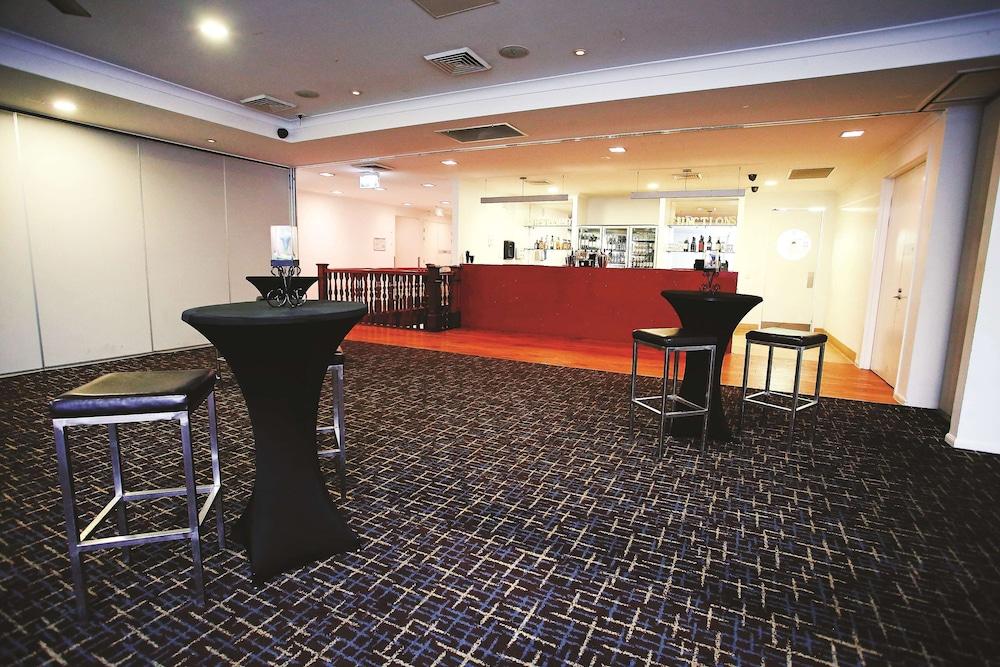 Oaks Townsville Metropole Hotel Екстер'єр фото