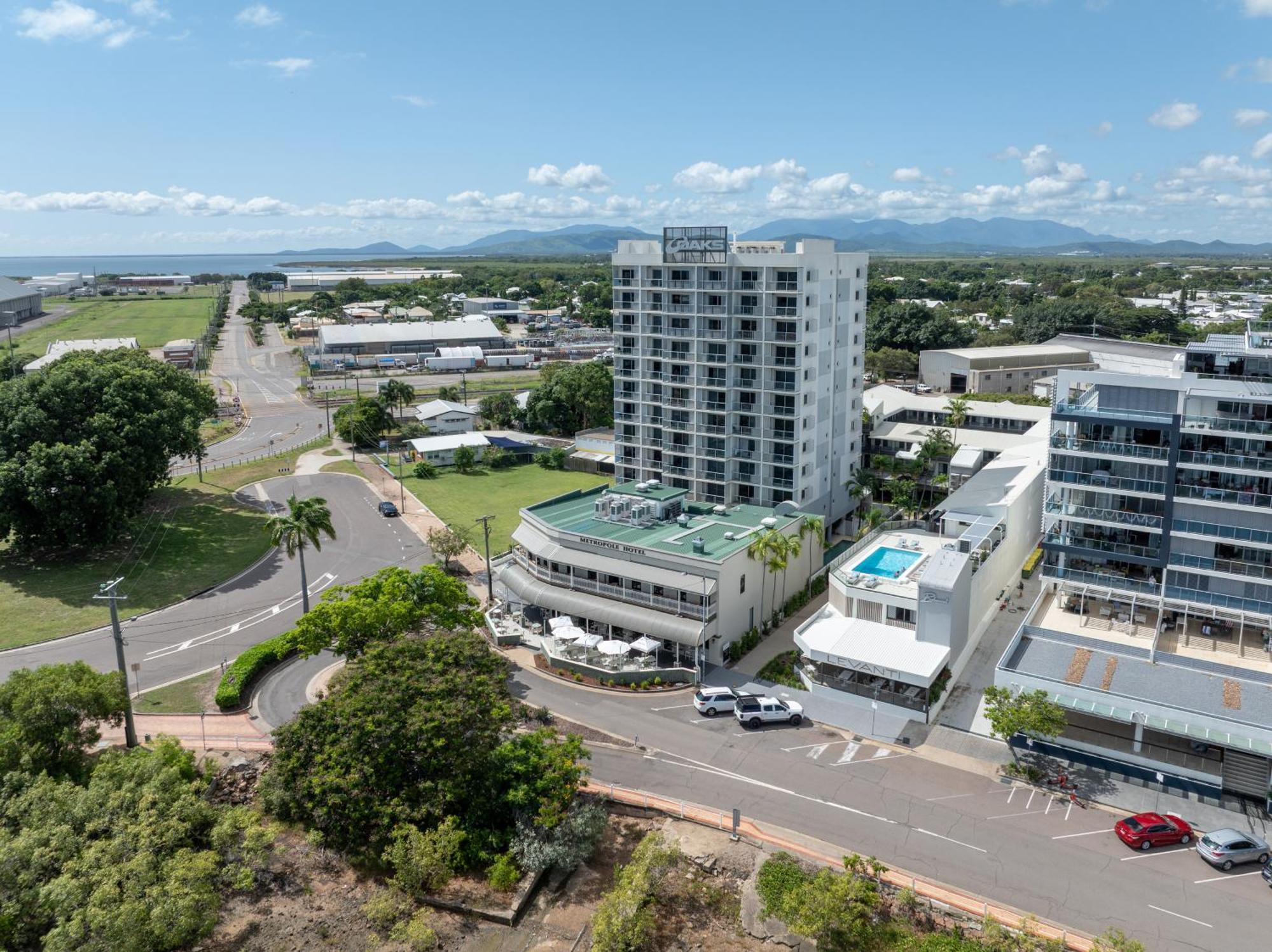 Oaks Townsville Metropole Hotel Екстер'єр фото