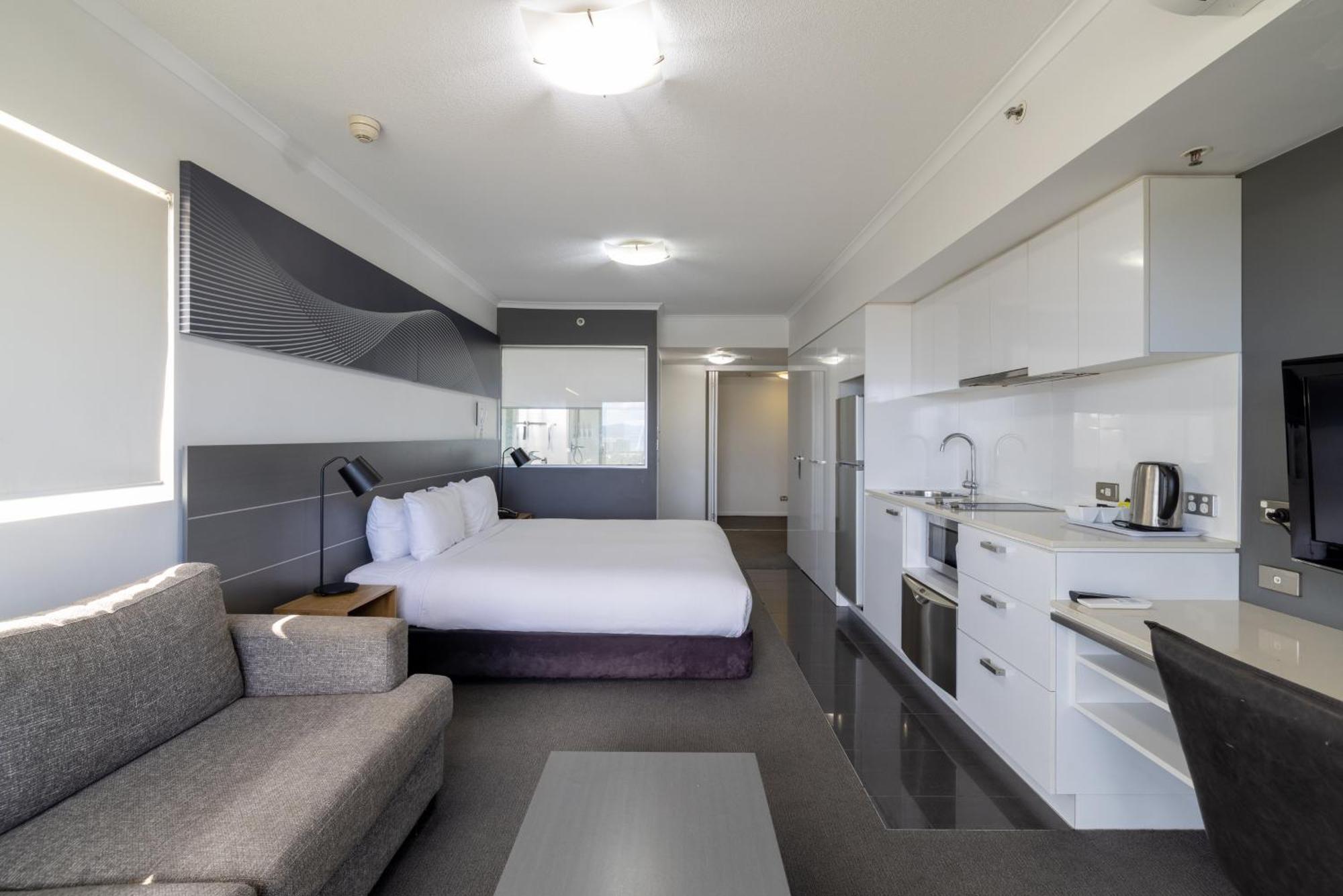 Oaks Townsville Metropole Hotel Екстер'єр фото