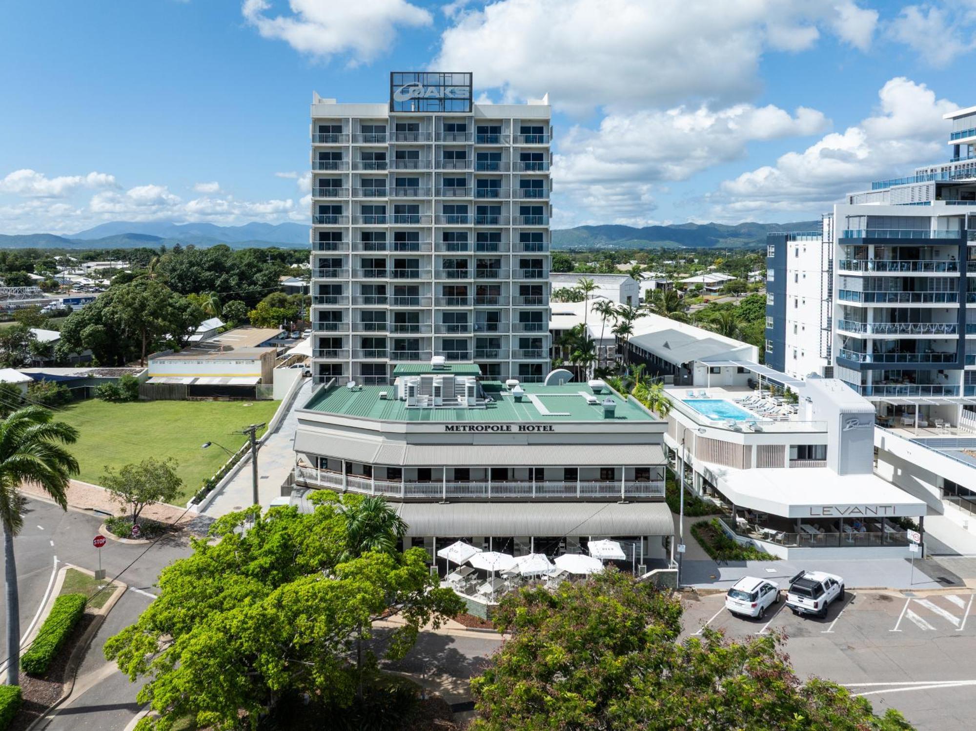 Oaks Townsville Metropole Hotel Екстер'єр фото