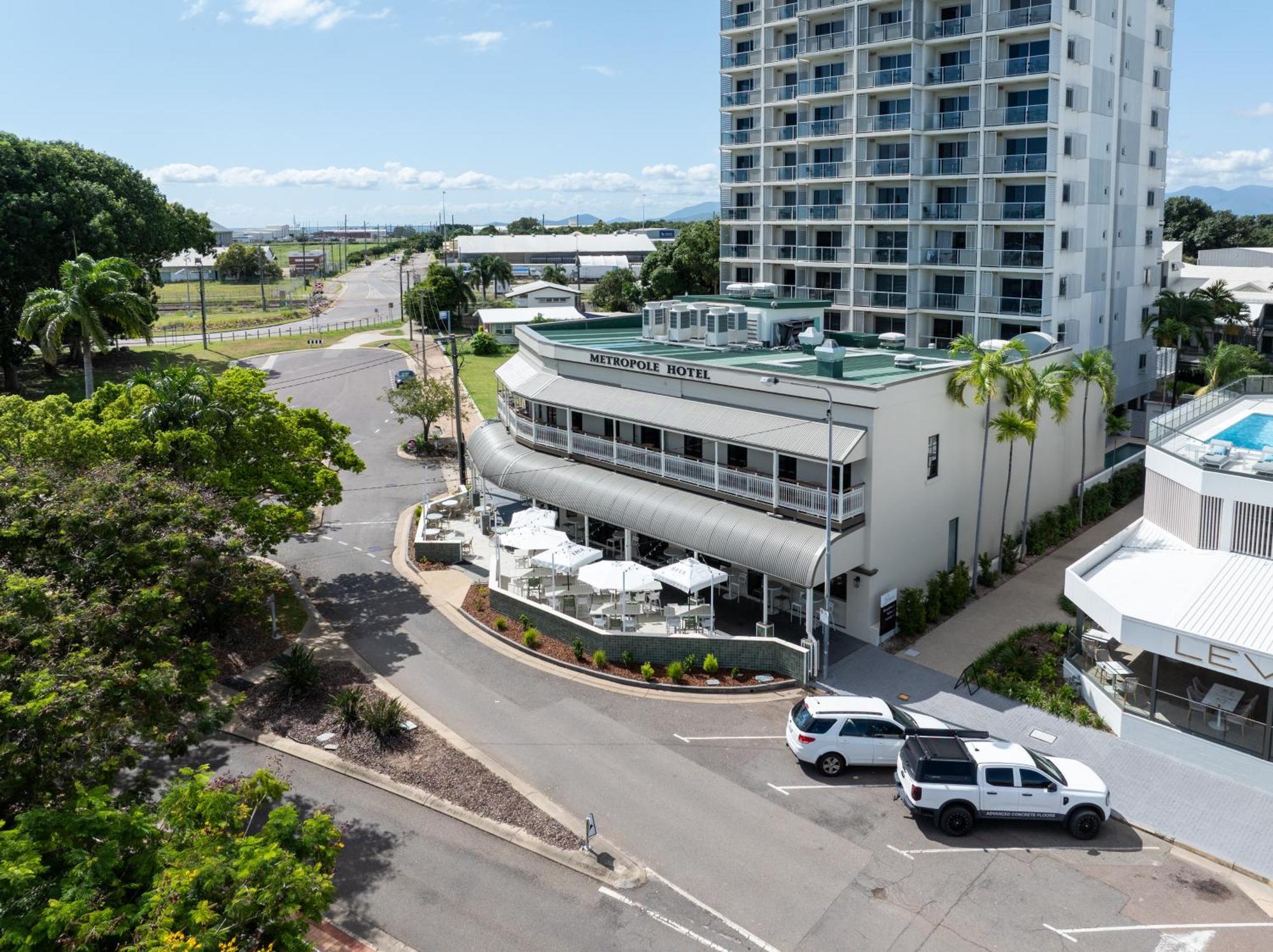 Oaks Townsville Metropole Hotel Екстер'єр фото