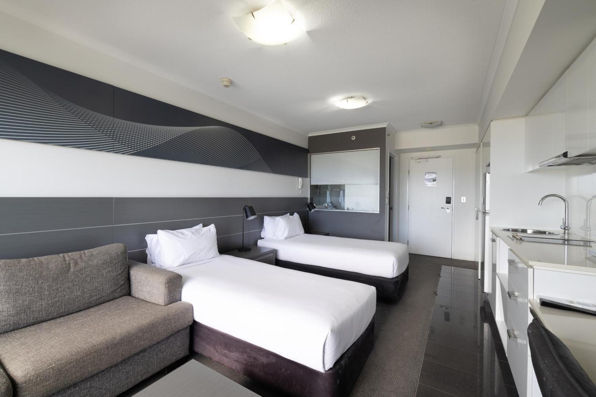 Oaks Townsville Metropole Hotel Екстер'єр фото