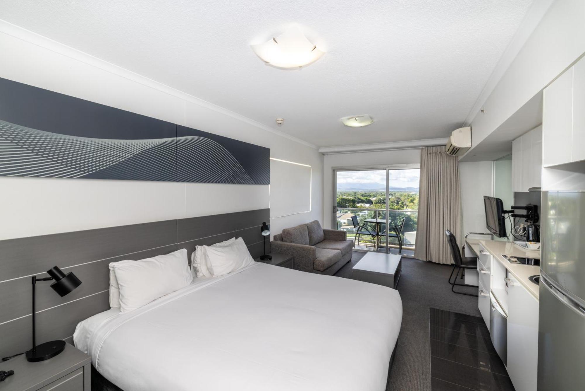 Oaks Townsville Metropole Hotel Екстер'єр фото