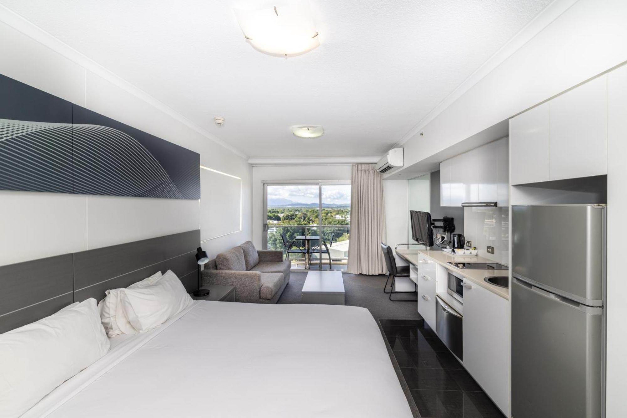 Oaks Townsville Metropole Hotel Екстер'єр фото